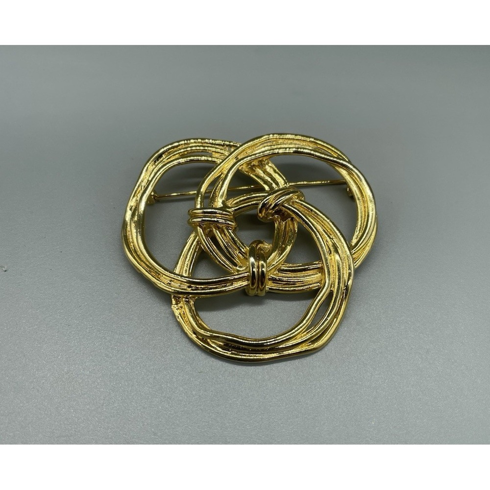 Vintage Infinity Celtic Knot Goldtone Brooch‎ Pin